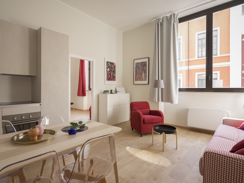 Π£ΡΡΠ½Π°Ρ ΠΊΠ²Π°ΡΡΠΈΡΠ° 2+1 Ρ Π²ΠΈΠ΄ΠΎΠΌ Π½Π° ΠΌΠΎΡΠ΅